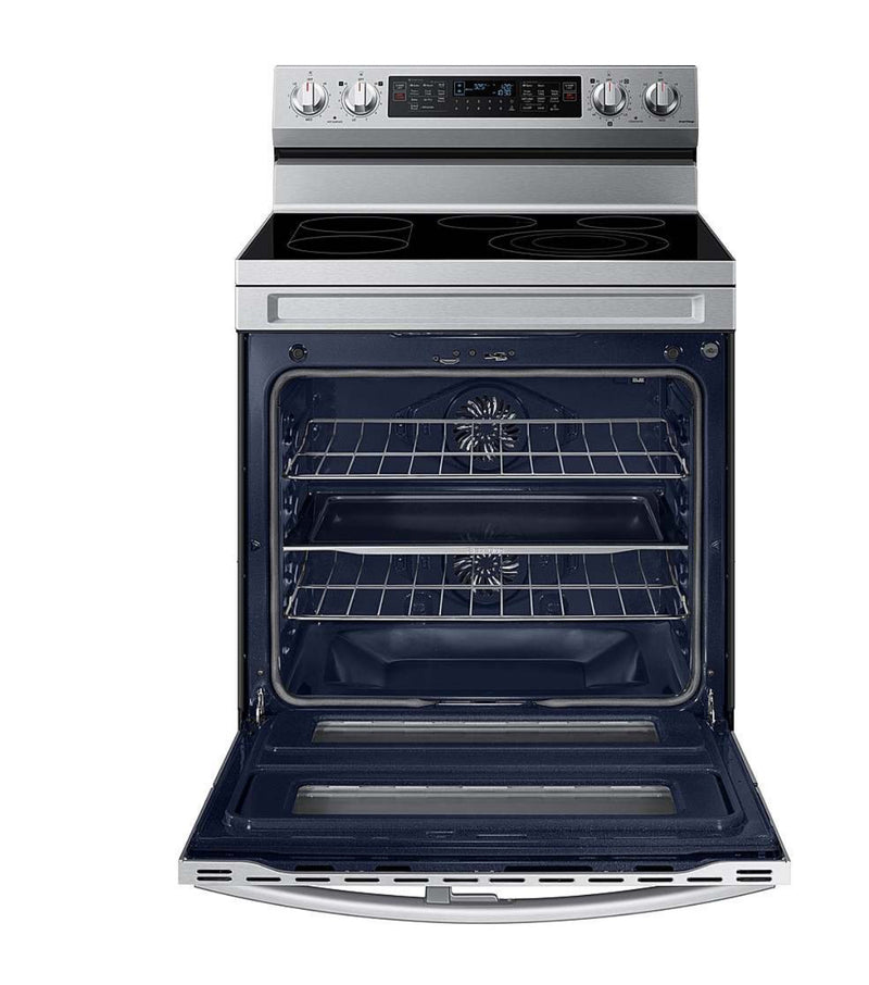 Samsung - 6.3 cu. ft. Smart Freestanding Electric Range with Flex Duo, No-Preheat Air Fry & Griddle - Stainless Steel
Model:NE63A6751SS/AA